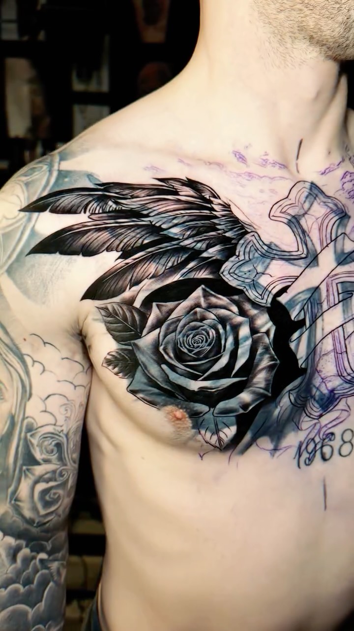 Start of a large chest cover-up tattoo, done by @mariusz_detka_tattoo 
Big respect to the client for the patience and toughness during this session. 
Thank you for trusting the process — the next session is coming soon 🔥🔥🔥

#goldenhandstattoo #liverpool #uk #insta #best